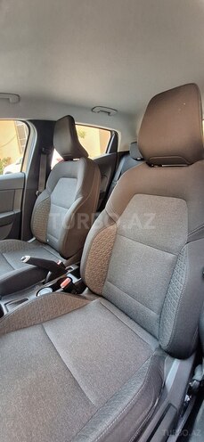 Renault Clio-10