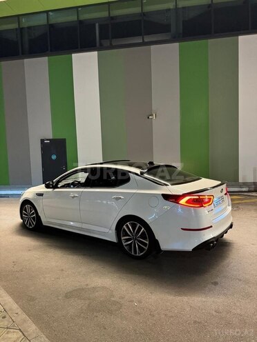 Kia Optima-4