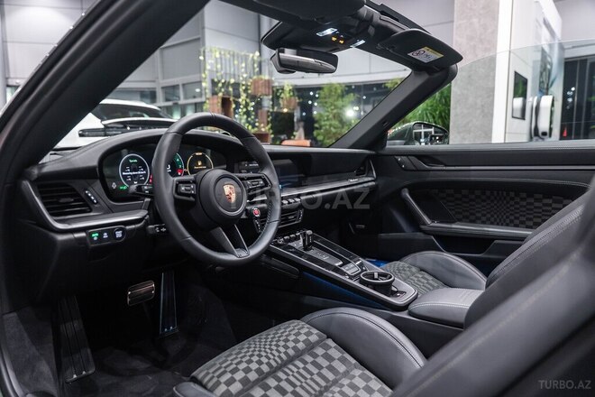 Porsche 911 Targa 4S-12