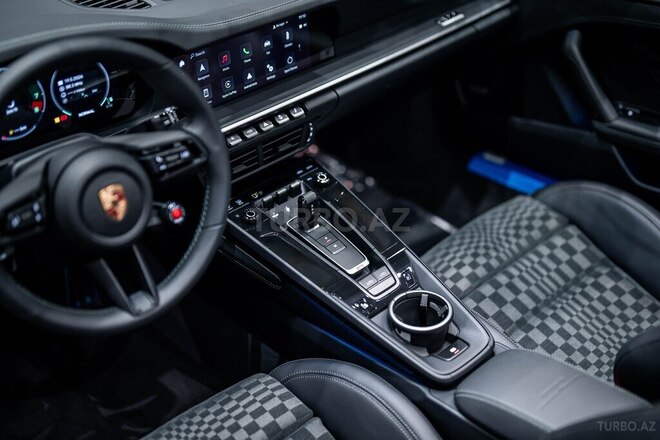 Porsche 911 Targa 4S-11