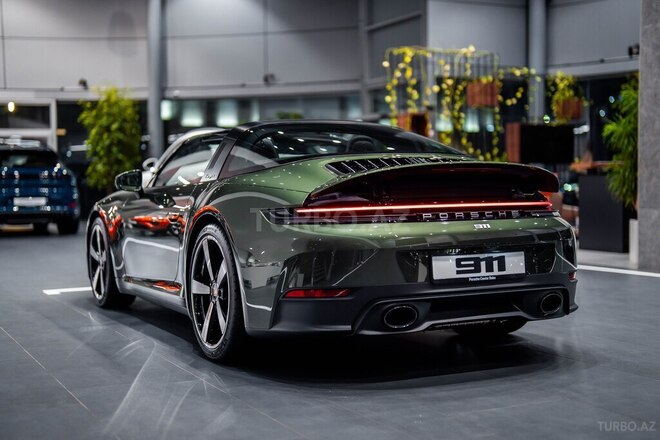 Porsche 911 Targa 4S-6