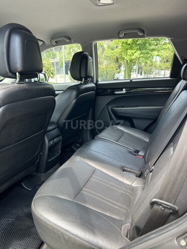 Kia Sorento-13
