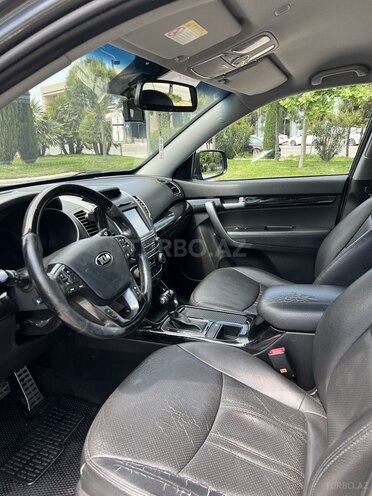 Kia Sorento-12