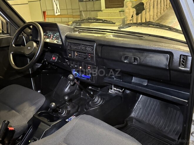 LADA (VAZ) Niva-13