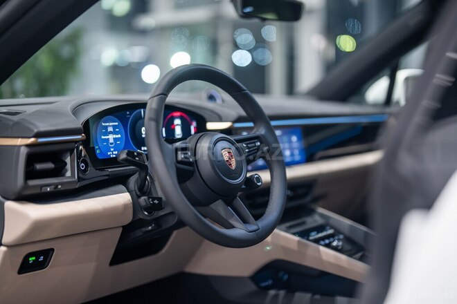 Porsche Macan 4-11