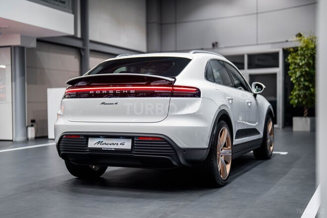 Porsche Macan 4-5
