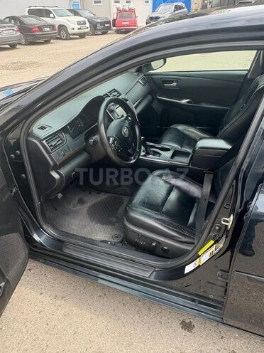 Toyota Camry-11
