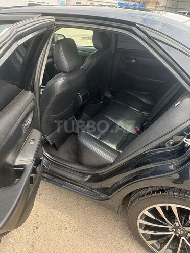 Toyota Camry-12