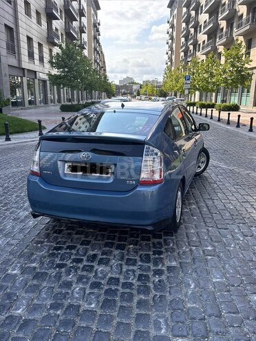 Toyota Prius-4