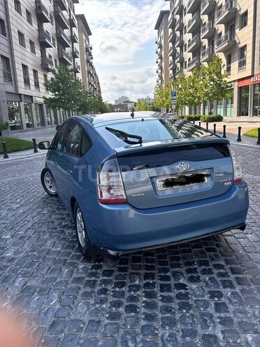 Toyota Prius-5