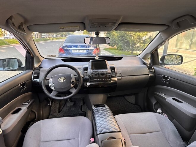 Toyota Prius-9