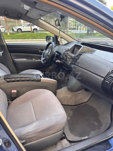 Toyota Prius-7