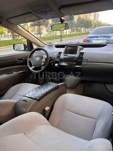 Toyota Prius-8
