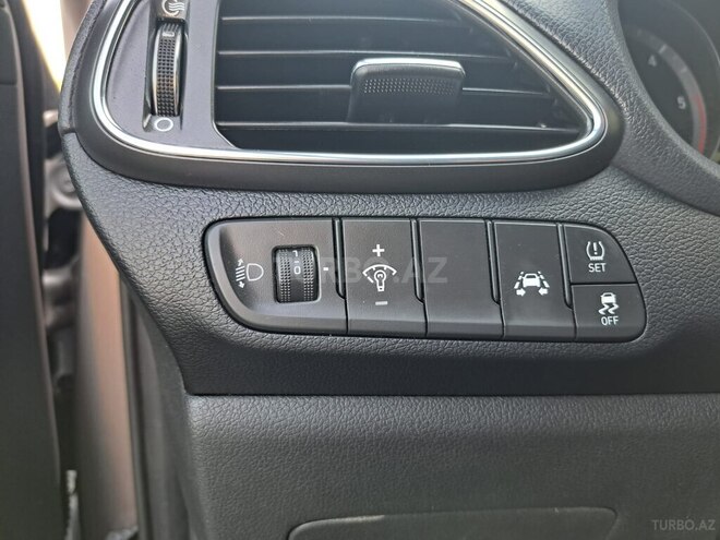 Hyundai i30-8
