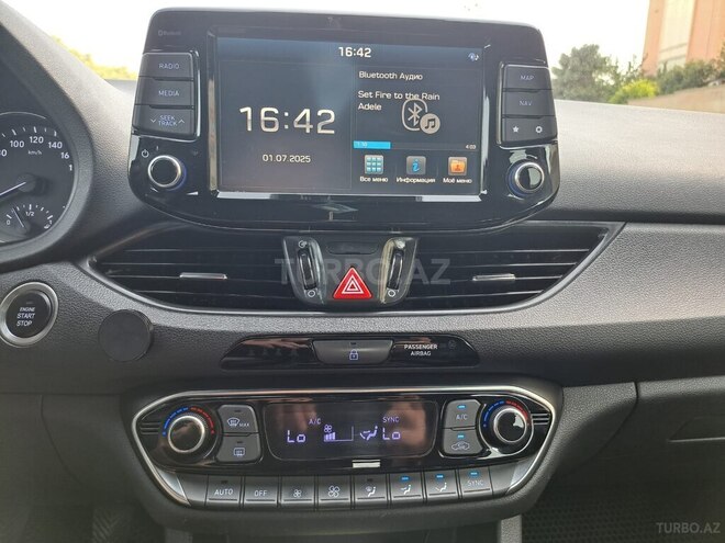 Hyundai i30-10