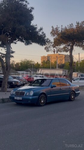 Mercedes E 200-3