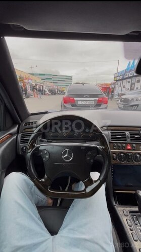 Mercedes E 200-8
