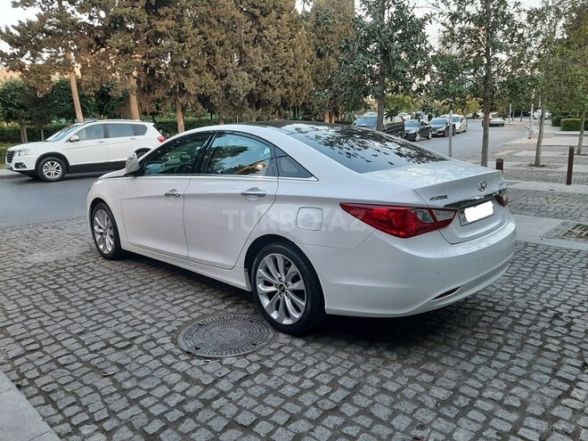 Hyundai Sonata-5