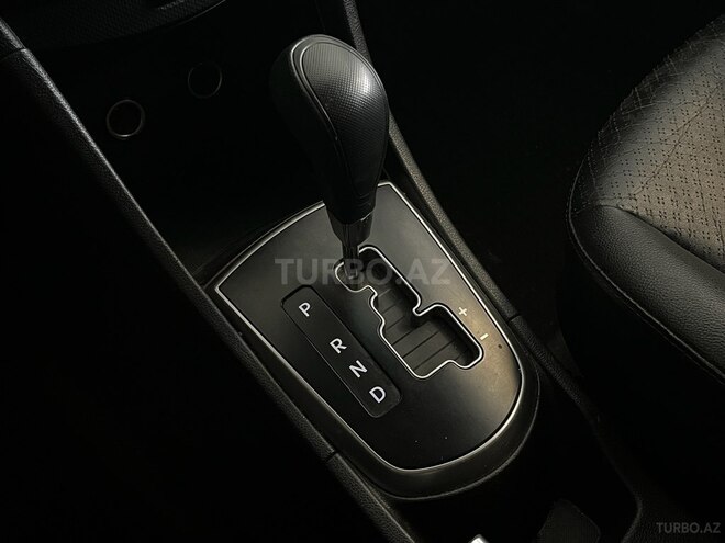 Hyundai Accent-8