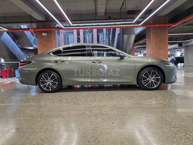 Lexus ES 250-3