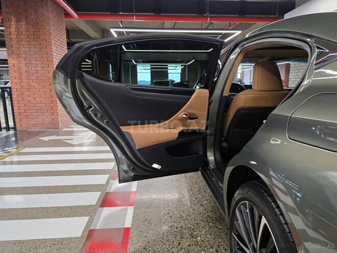Lexus ES 250-9