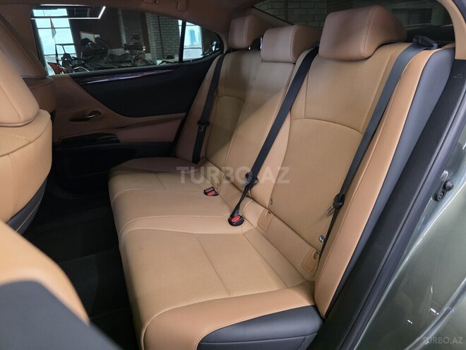 Lexus ES 250-11