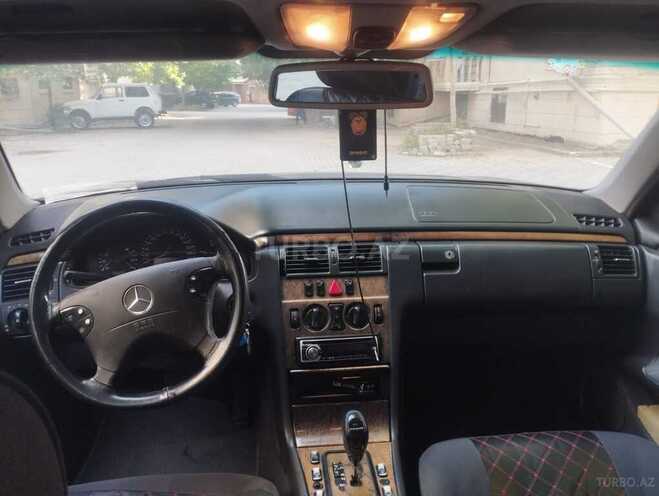 Mercedes E 220-4
