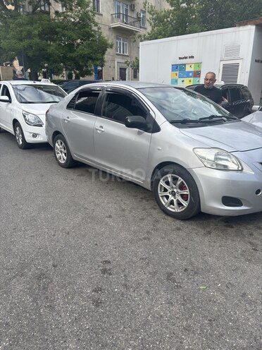 Toyota Yaris-2