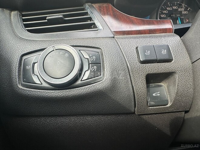 Ford Edge-11