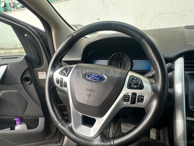 Ford Edge-8