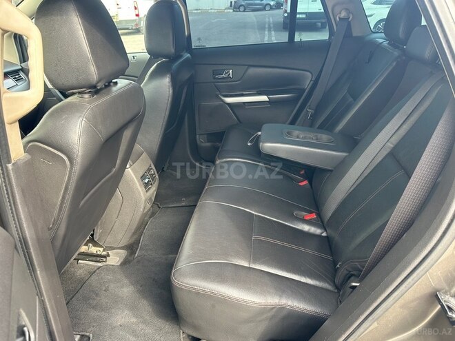 Ford Edge-12