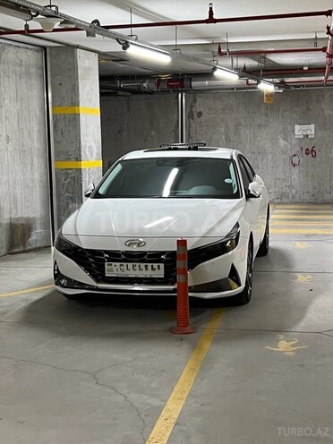 Hyundai Elantra-1