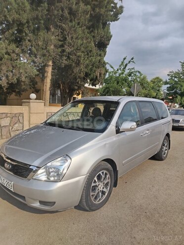 Kia Carnival-9
