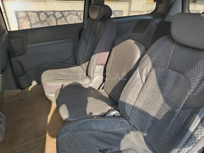 Kia Carnival-4