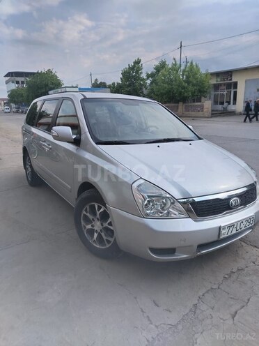 Kia Carnival-13
