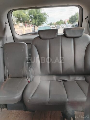 Kia Carnival-5