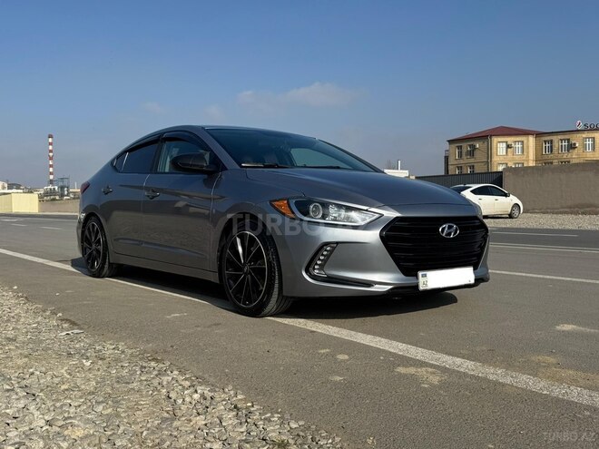 Hyundai Elantra-4