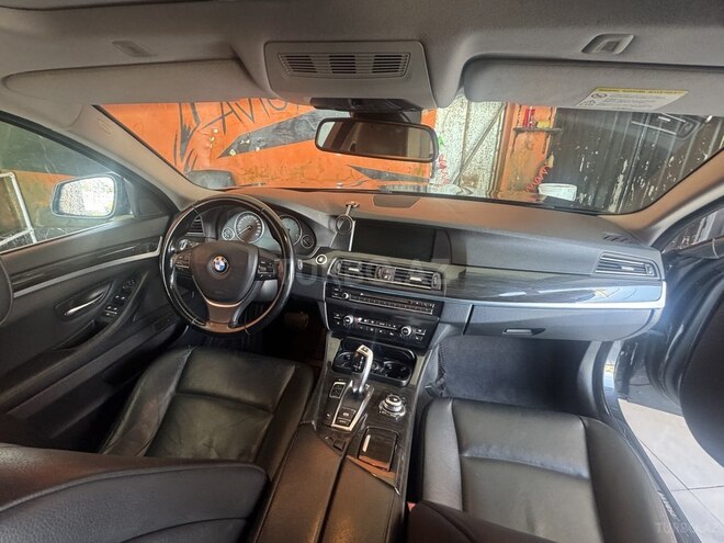 BMW 530-12