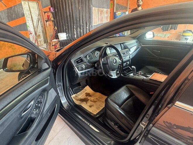 BMW 530-13