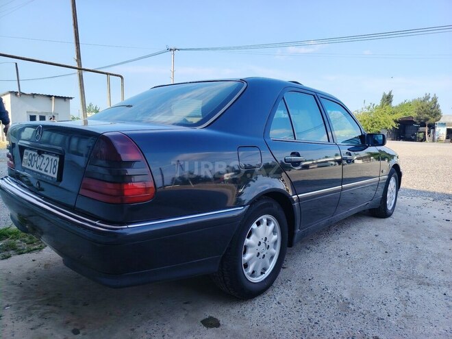Mercedes C 200-8