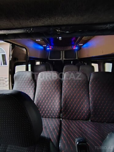 Ford Transit-4