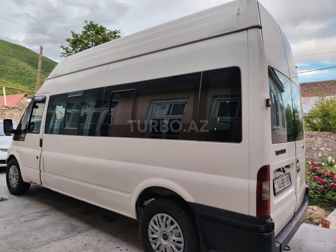 Ford Transit-21