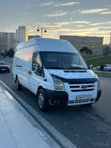 Ford Transit-3