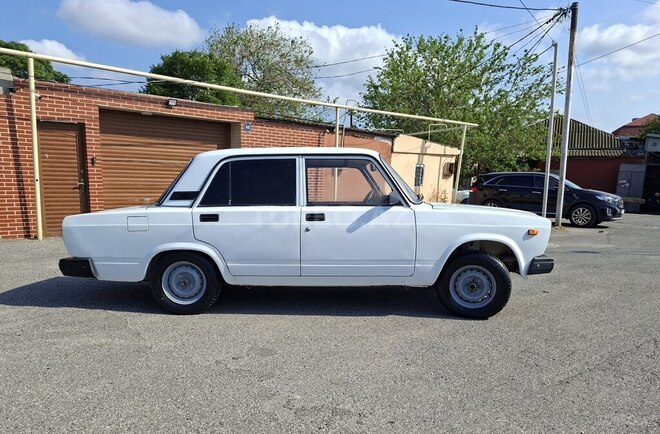 LADA (VAZ) 2107-4