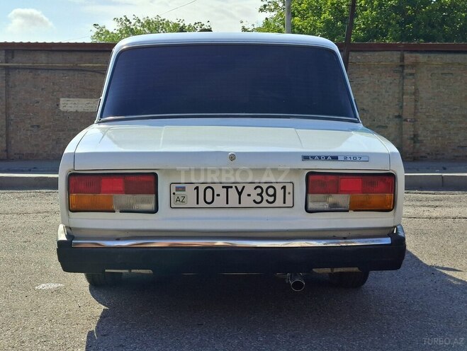 LADA (VAZ) 2107-5