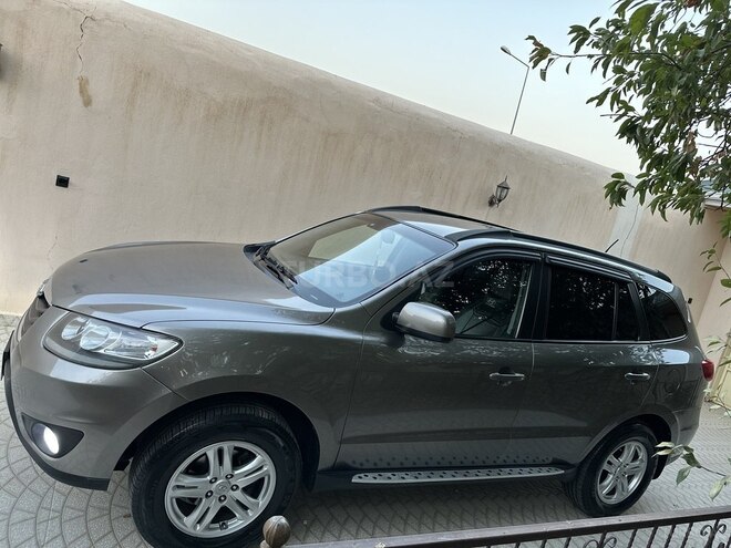 Hyundai Santa Fe-5