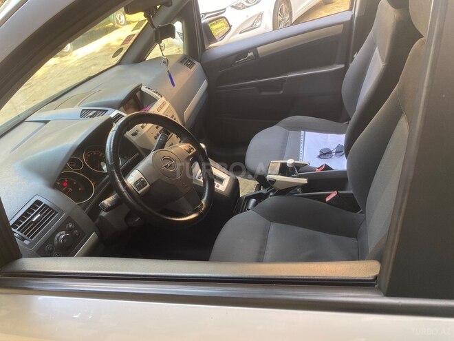 Opel Zafira-10