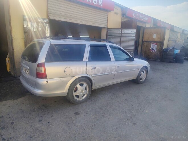 Opel Vectra-5