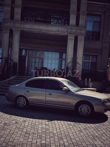 Hyundai Elantra-2