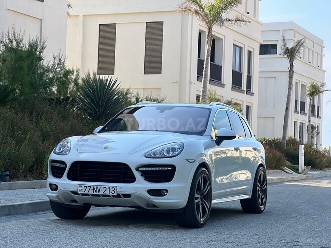 Porsche Cayenne-1